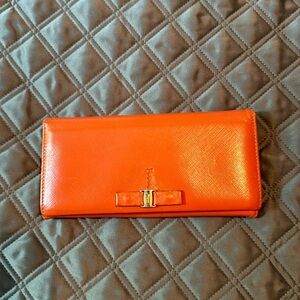 EUC Salvatore Ferragamo Wallet COA Included